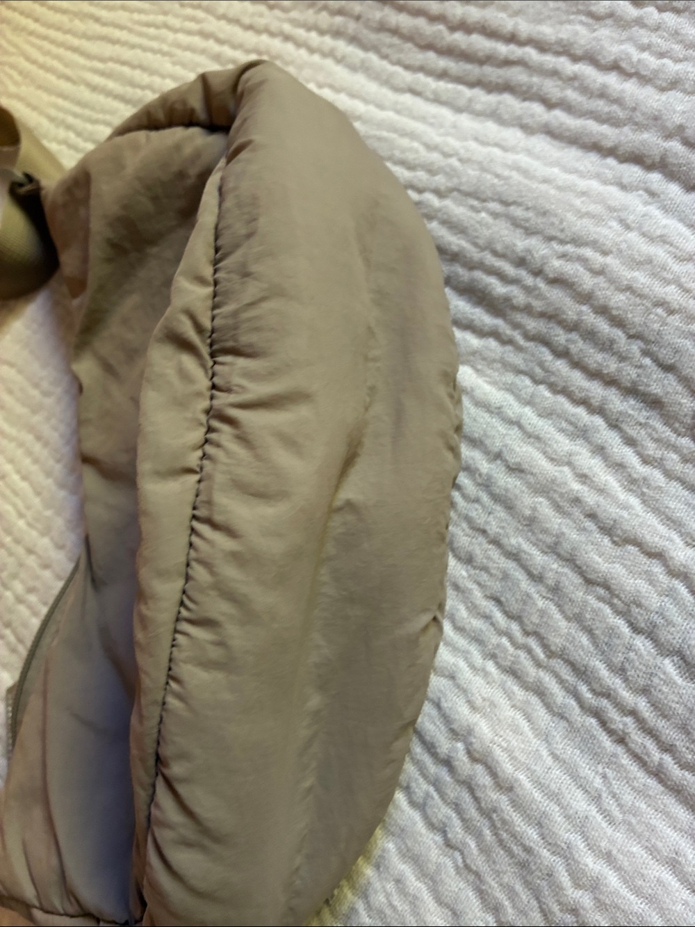 Old Navy Crescent Crossbody - Picture 4 of 6